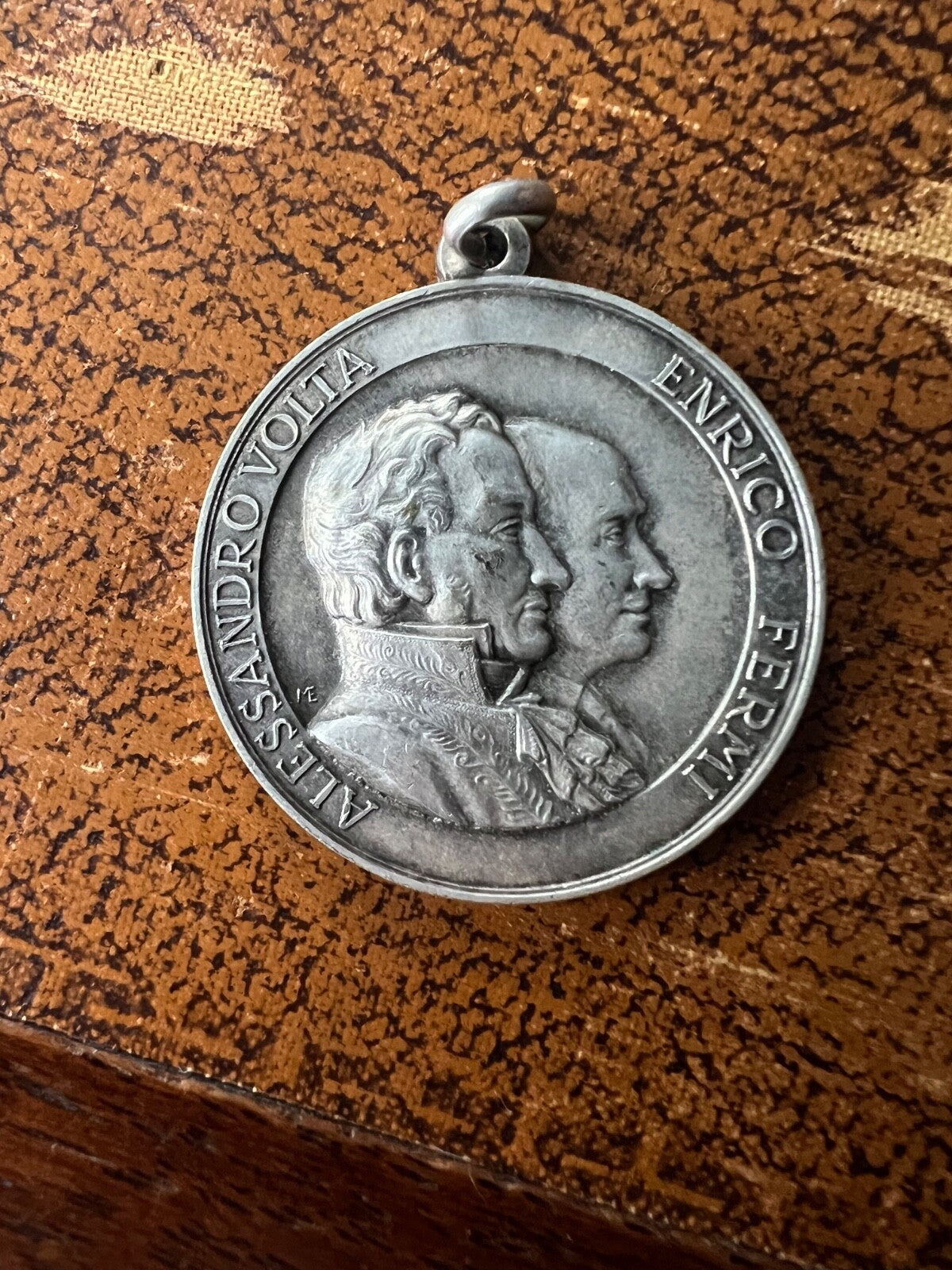 medal A Volta E fermi XI congress of radiology Rome 19650