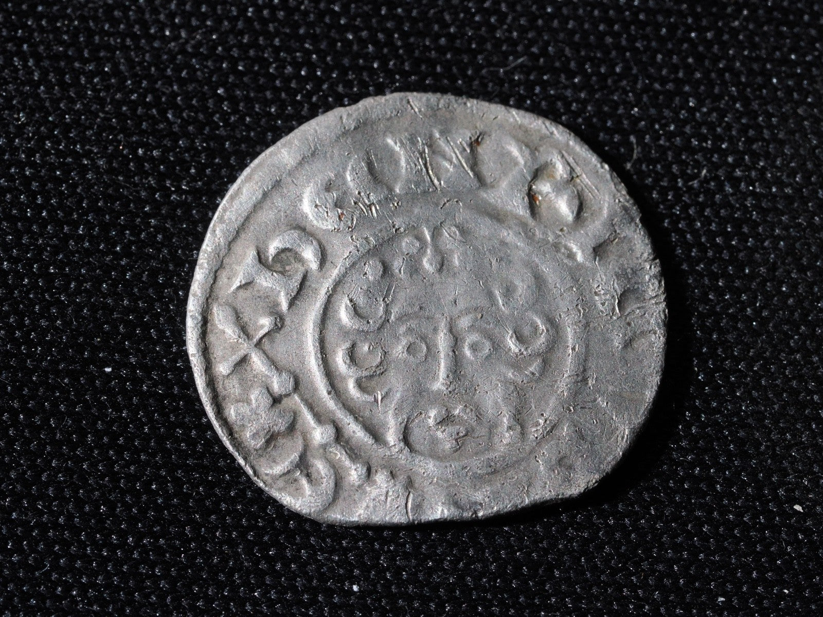 Henry III Silver Hammered Short Cross Penny. 1216-47. Class 7a Iohan on Cante0