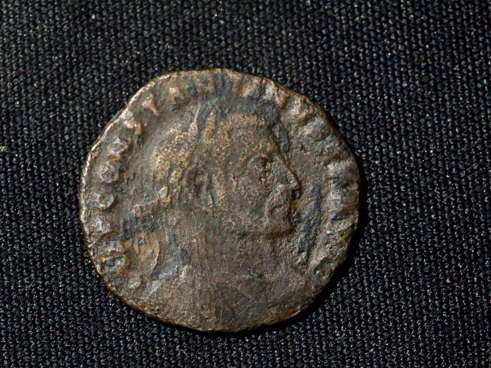 Constantine I follis Sol Invicto, Siscia mint1