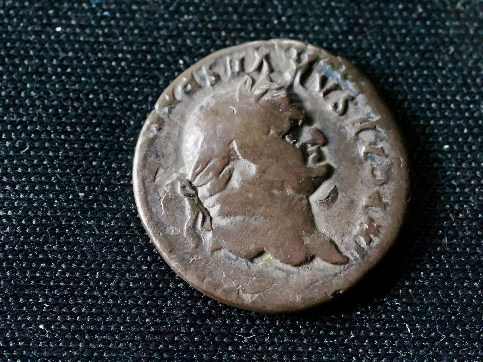 Vespasian denarius, Ceres seated0