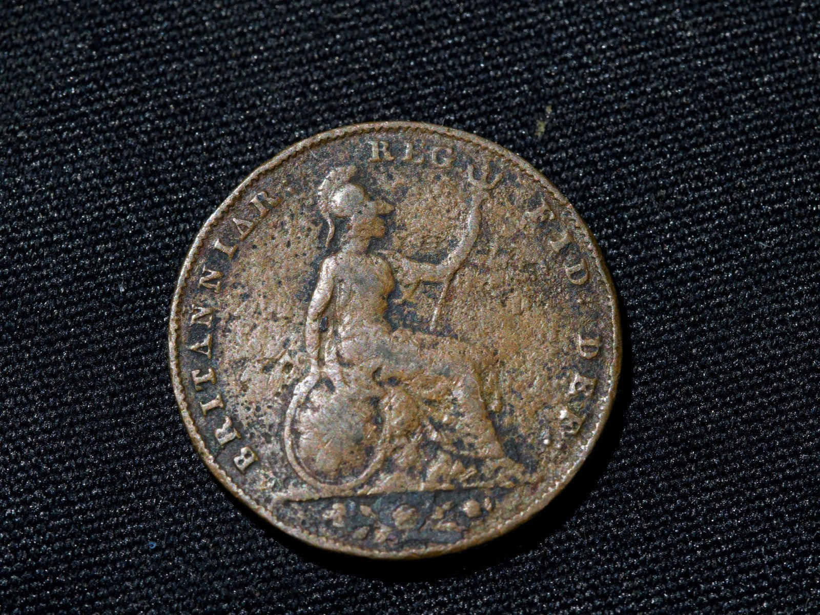 1858 small date Victoria farthing0
