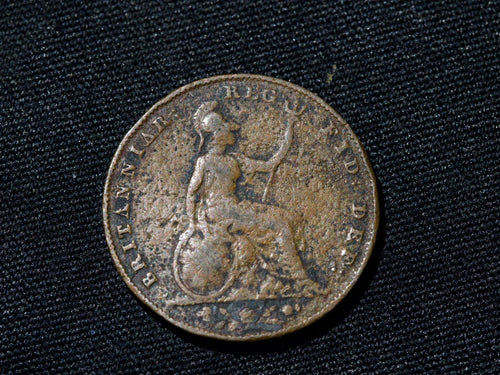1858 small date Victoria farthing0