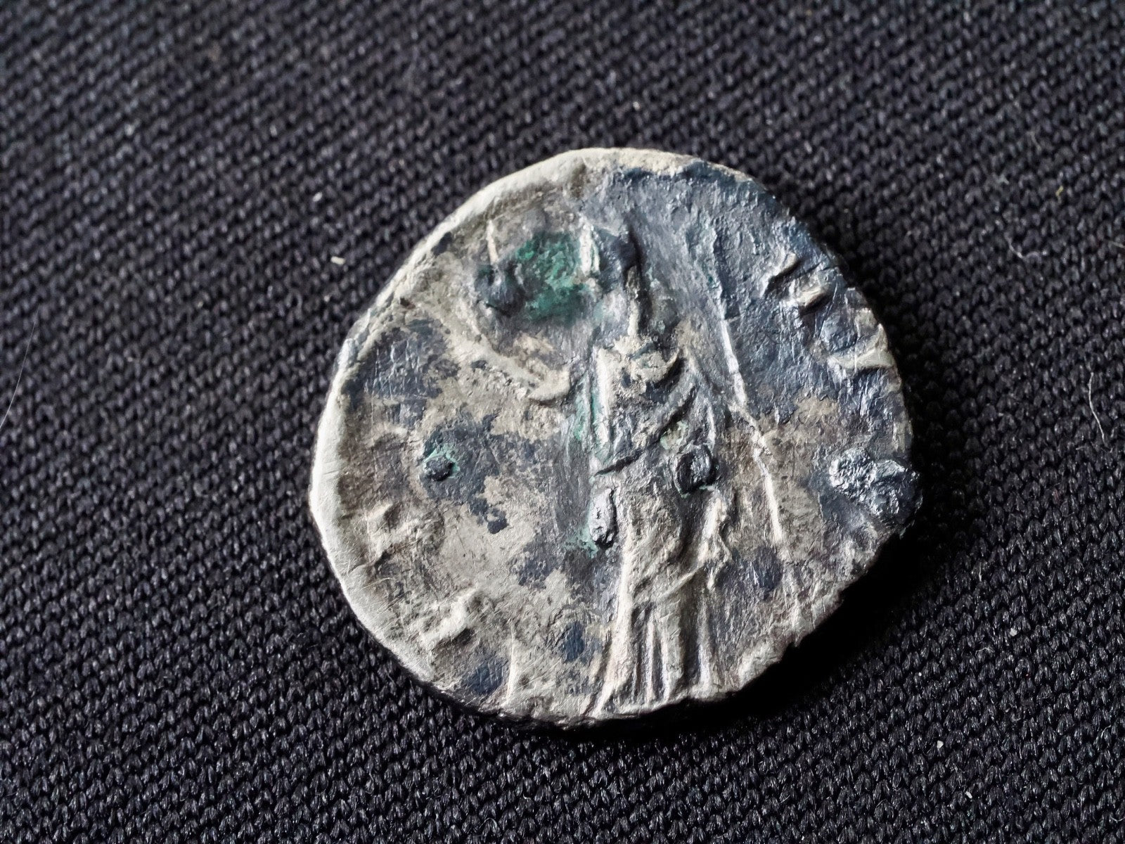 Faustina I denarius, Juno1