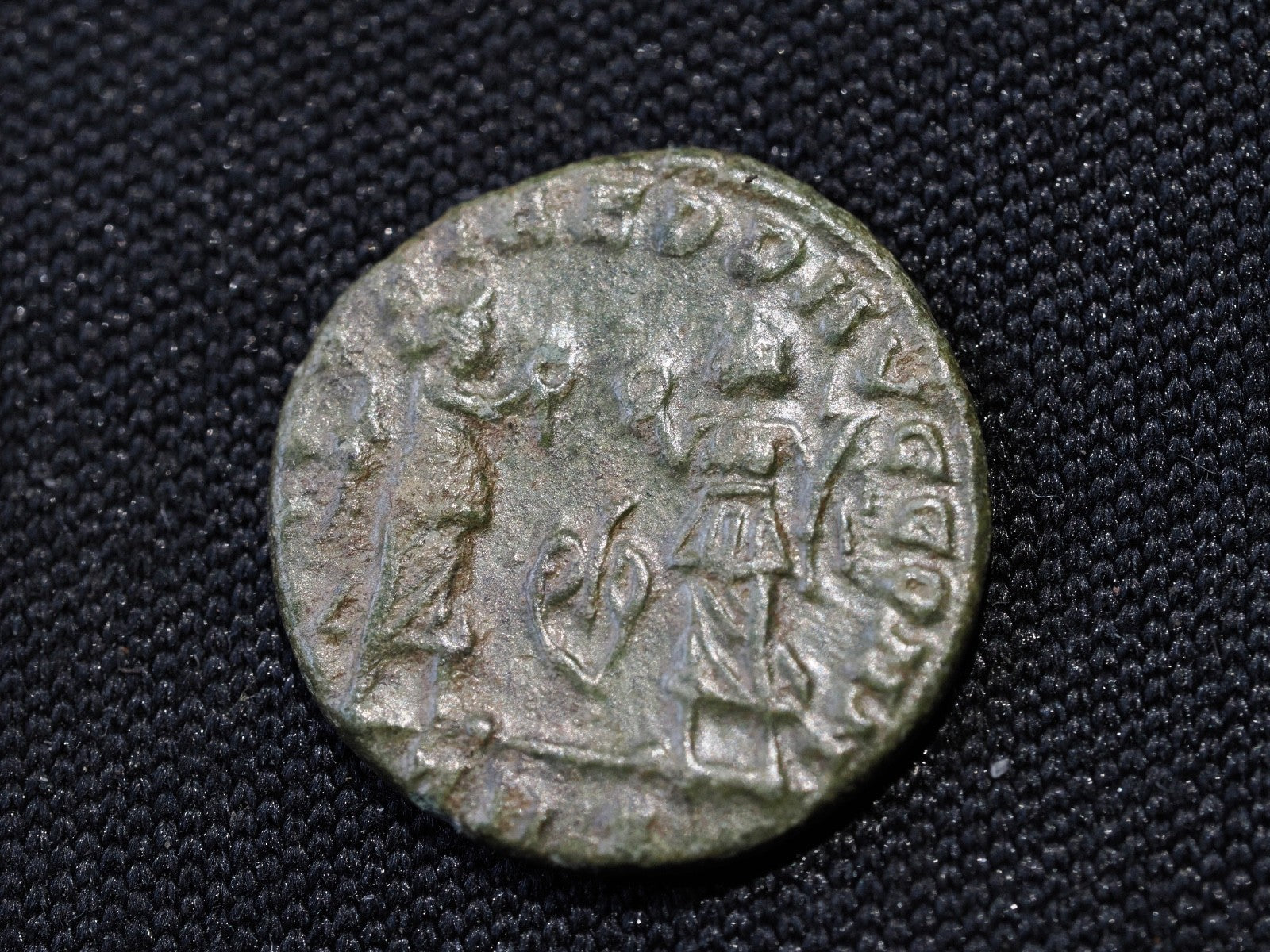 Constans Æ 3/4 Two Victories, palm leaf  in field-high grade UK find1
