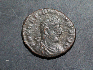 Gratian ae3  365-367 Emperor Dragging Captive  Siscia