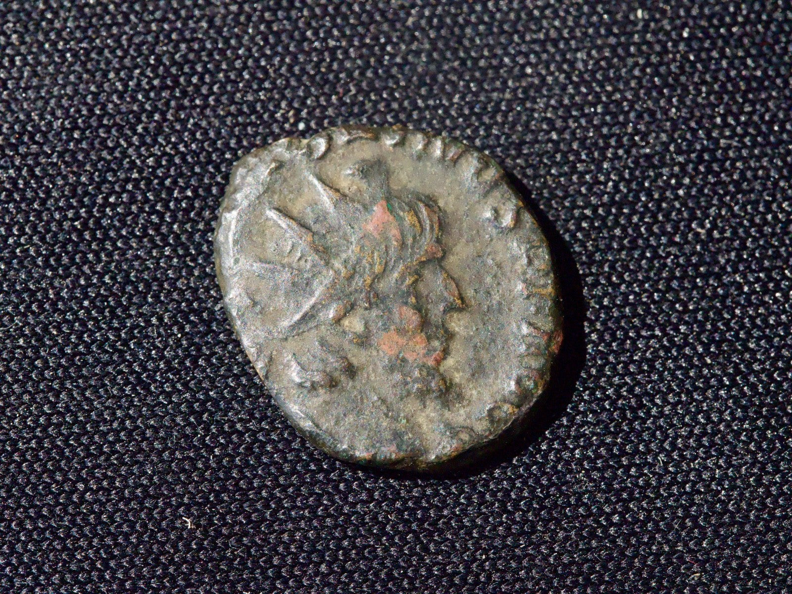 Victorinus (269-271 A.D.) Antoninianus, Salus0