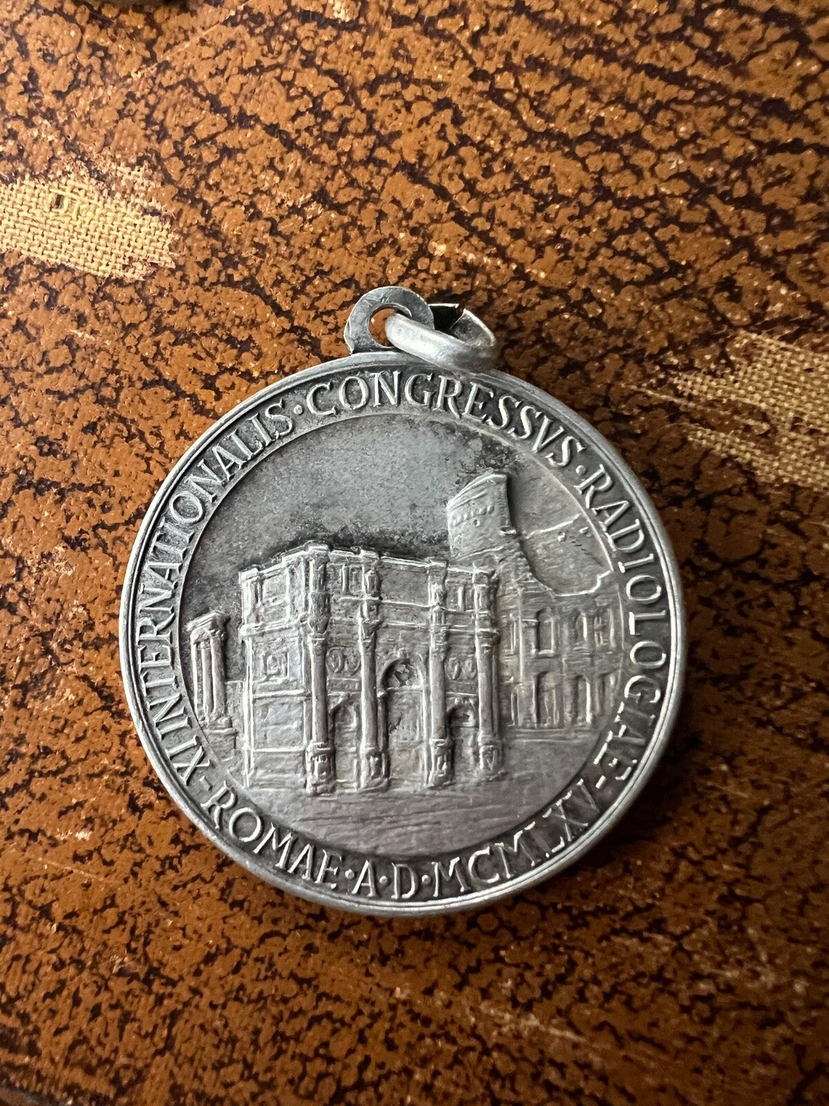 medal A Volta E fermi XI congress of radiology Rome 19651