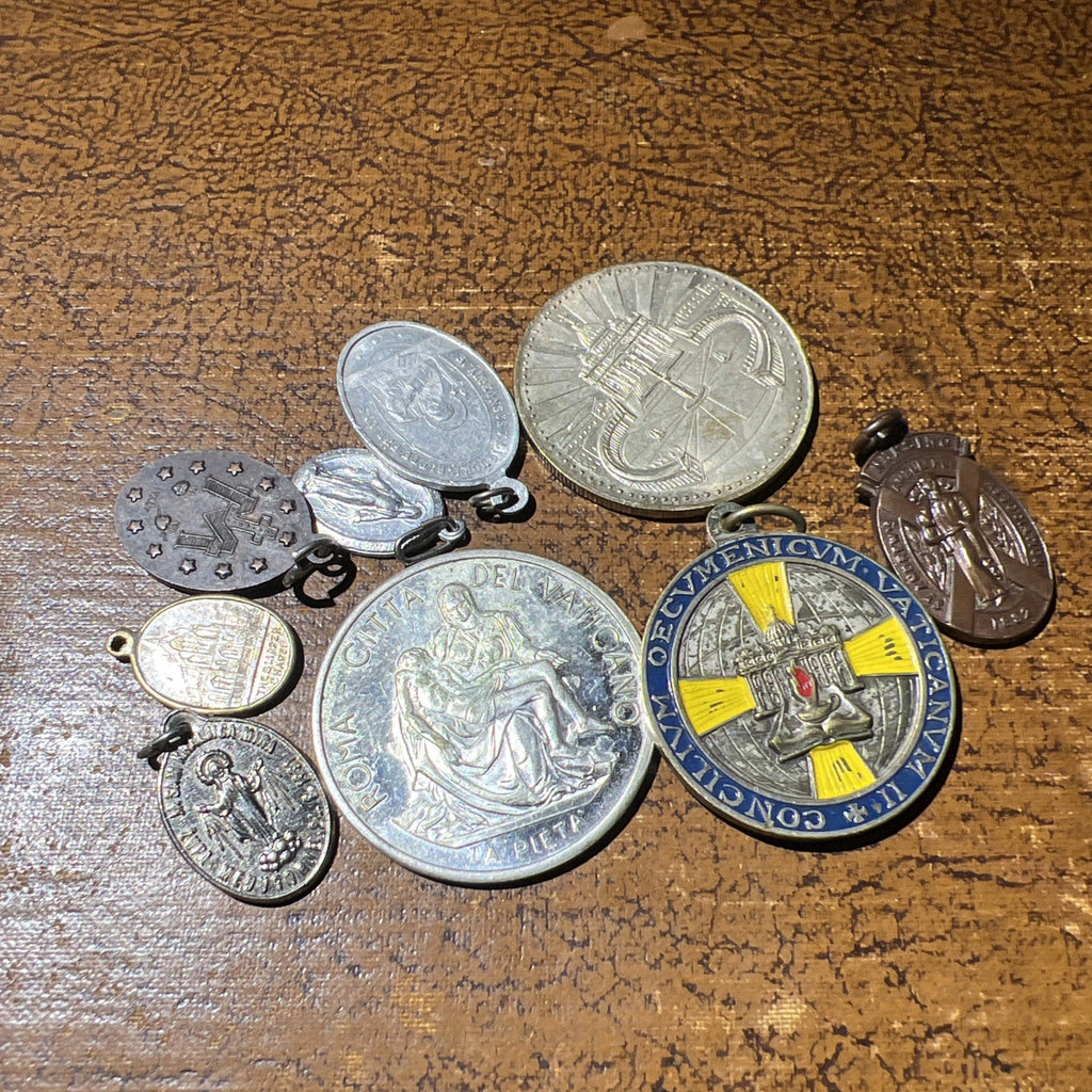 Collection religious medallions  and medals1