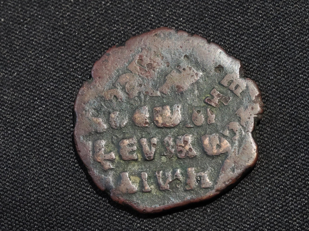 Byzantine Follis Coin - Constantine VII (913-959)1