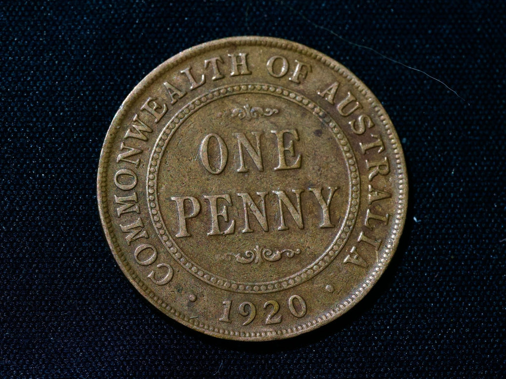 Australia 1920 penny dot above top and under bottom  scroll0