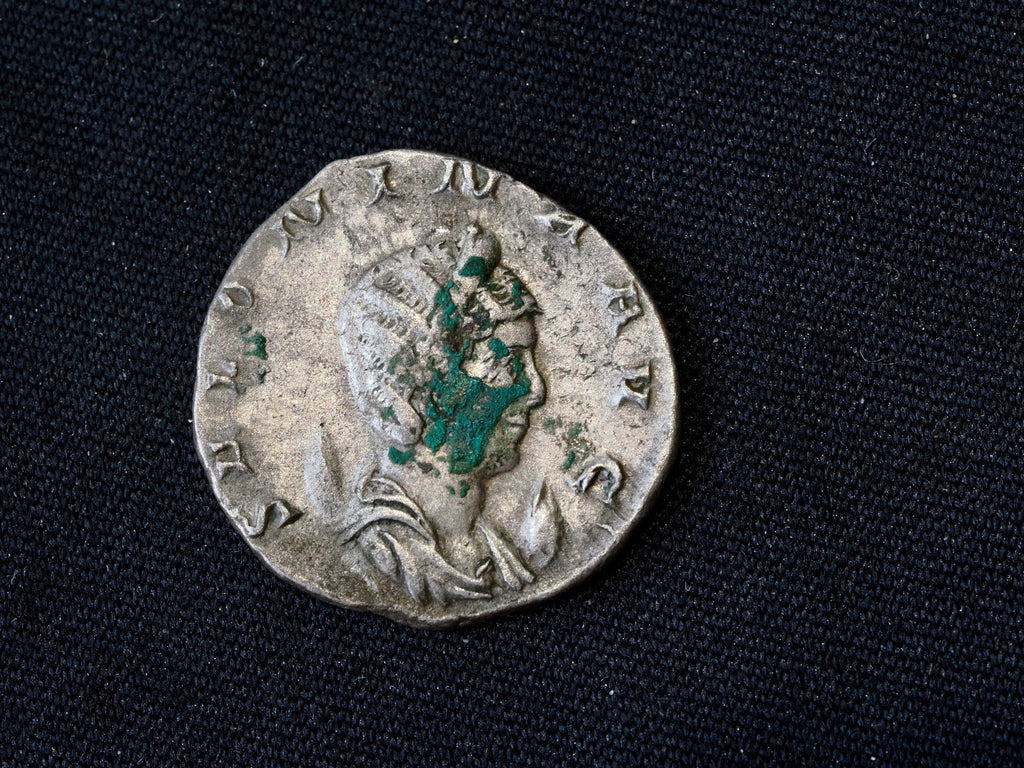 Salonina Antoninianus, Segetia temple1
