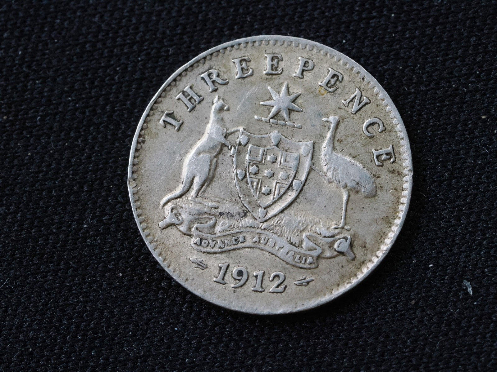 1917 Australia threepence0