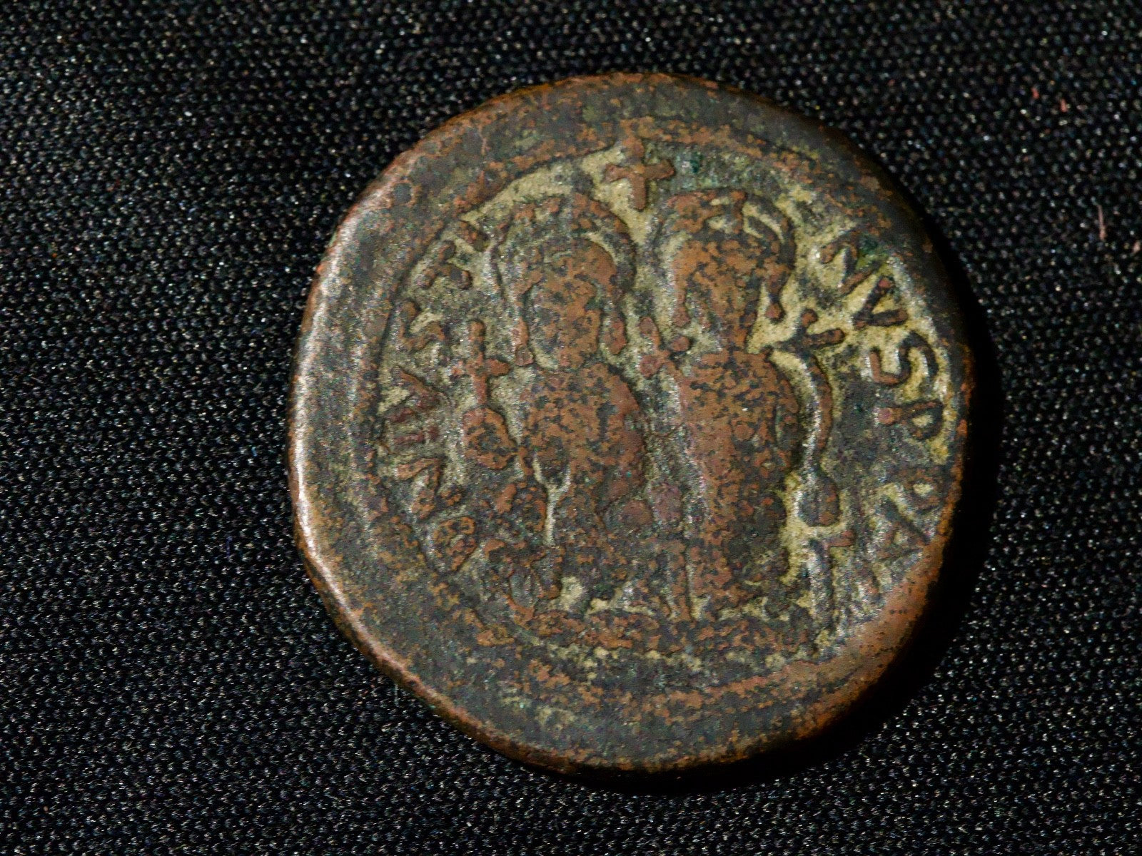 BYZANTINE EMPIRE coin Follis, emperor Justin II with Sophia, Anno 11-Cyzicus1