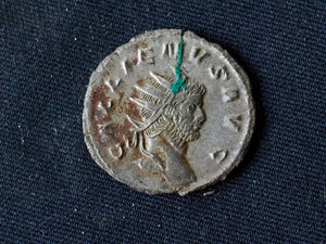 Gallienus  antoninianus Virtus holding globe and spear-scarce