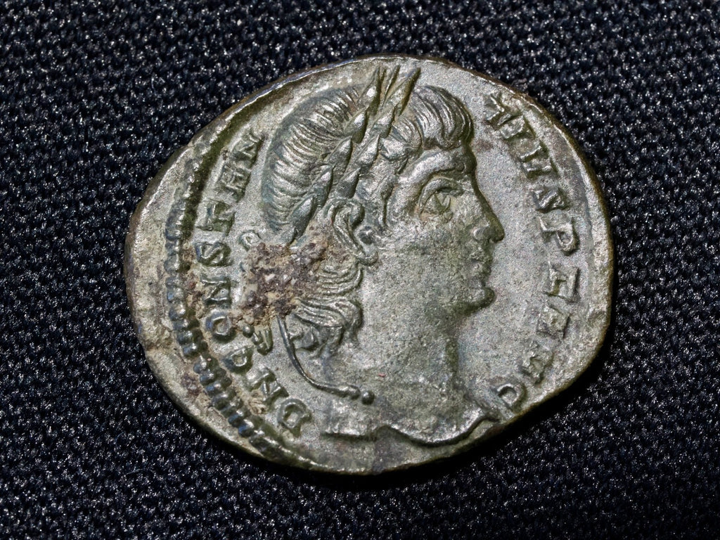 CONSTANTIUS II - ae3 Two soldiers holding spears and shields. Constantinople-EF0