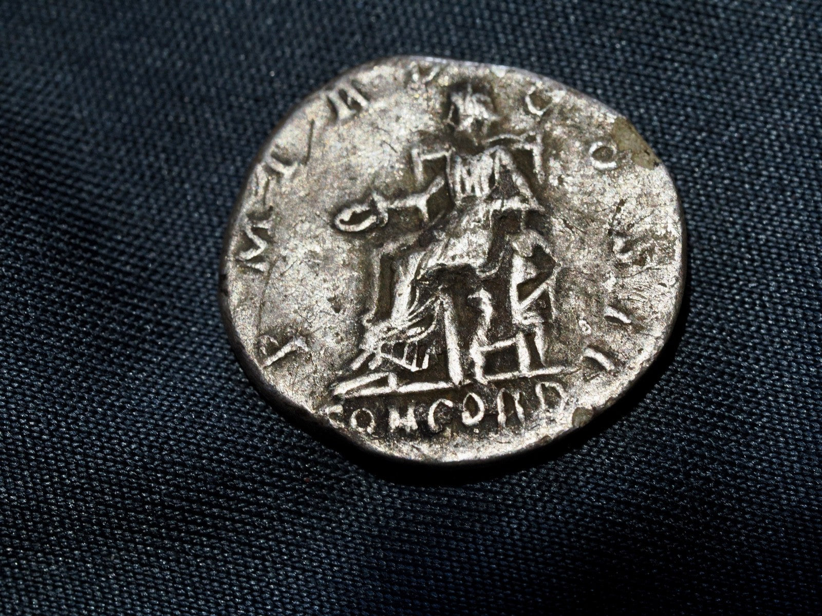 Hadrian denarius Concord-UK find. RSC 252a1