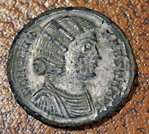 Roman Ae3 Fausta AD 324-326 SPES REIP-VBLICAE_excellent example