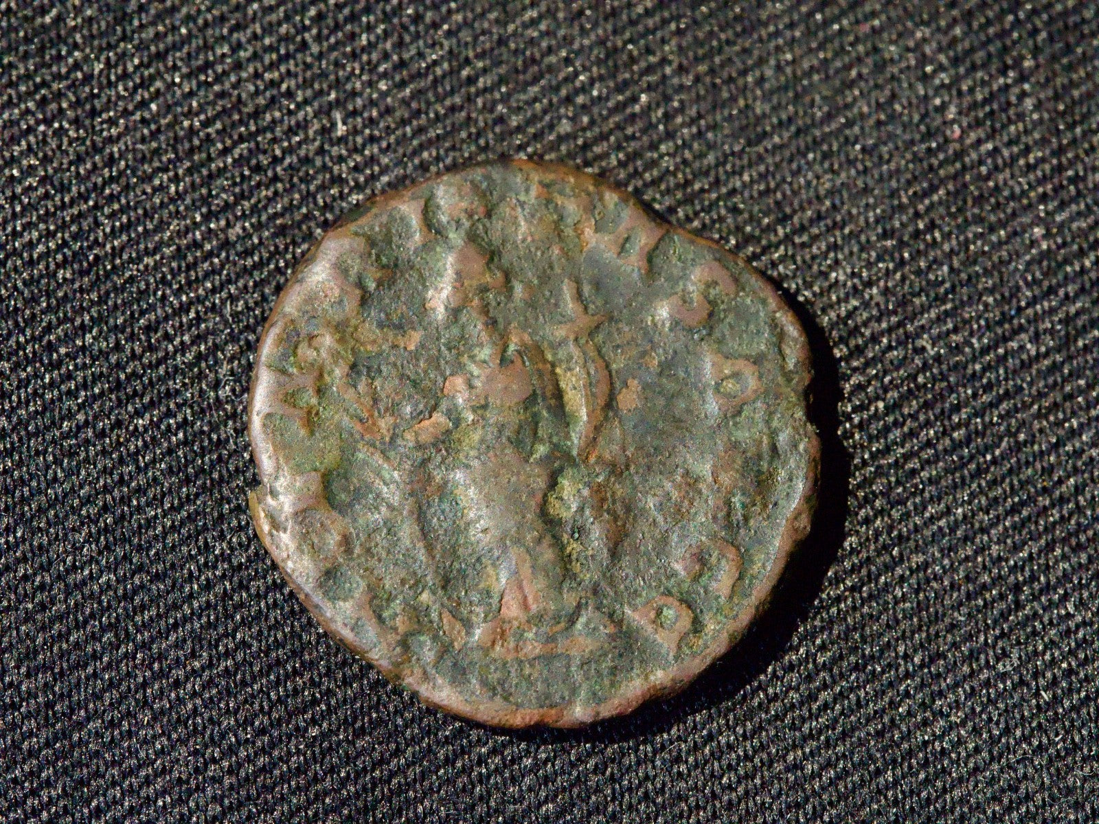 Tetricus I ae3 -Hilaritas1