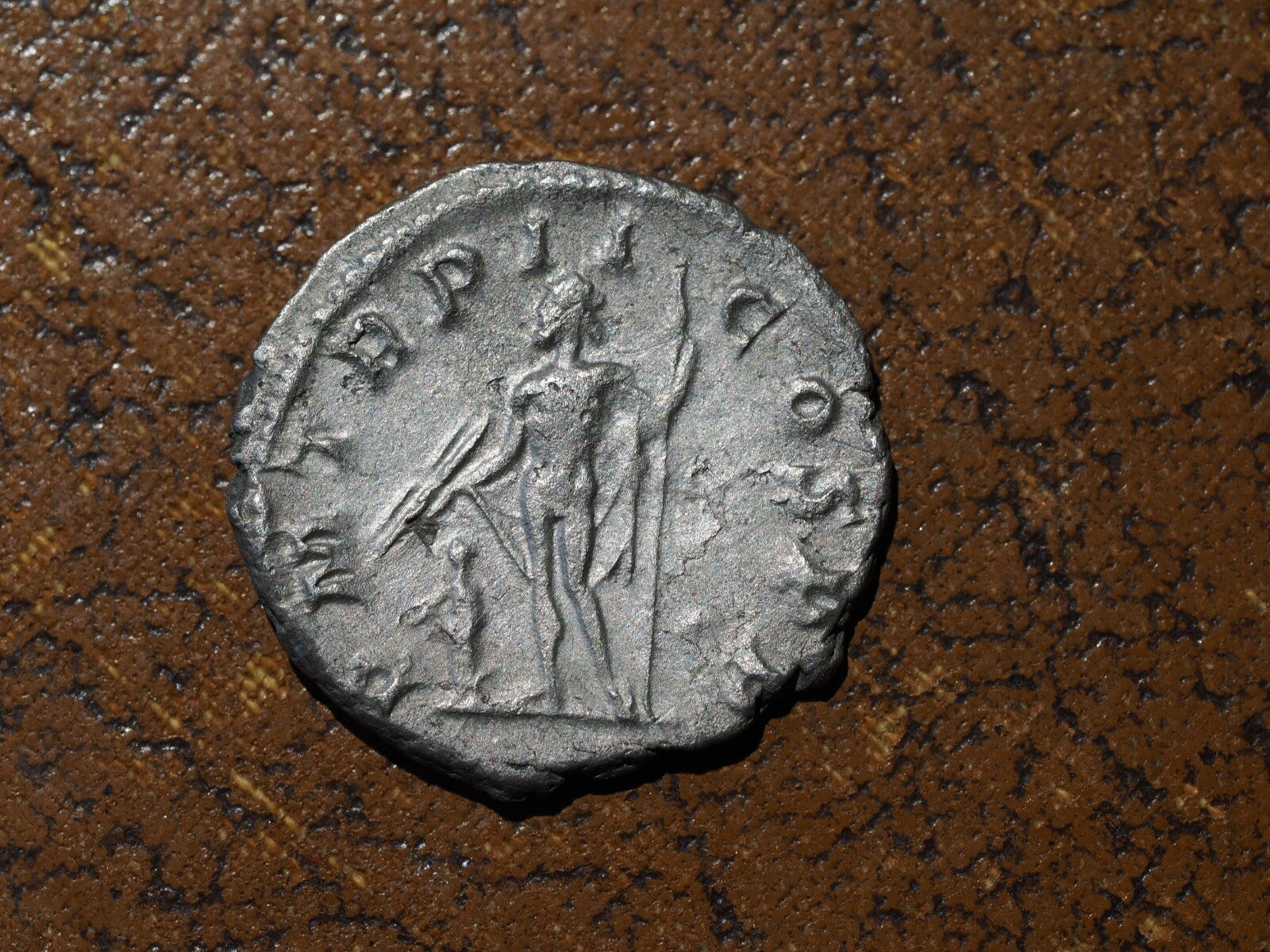 GORDIAN III 239AD. Jupiter and Gordian III1