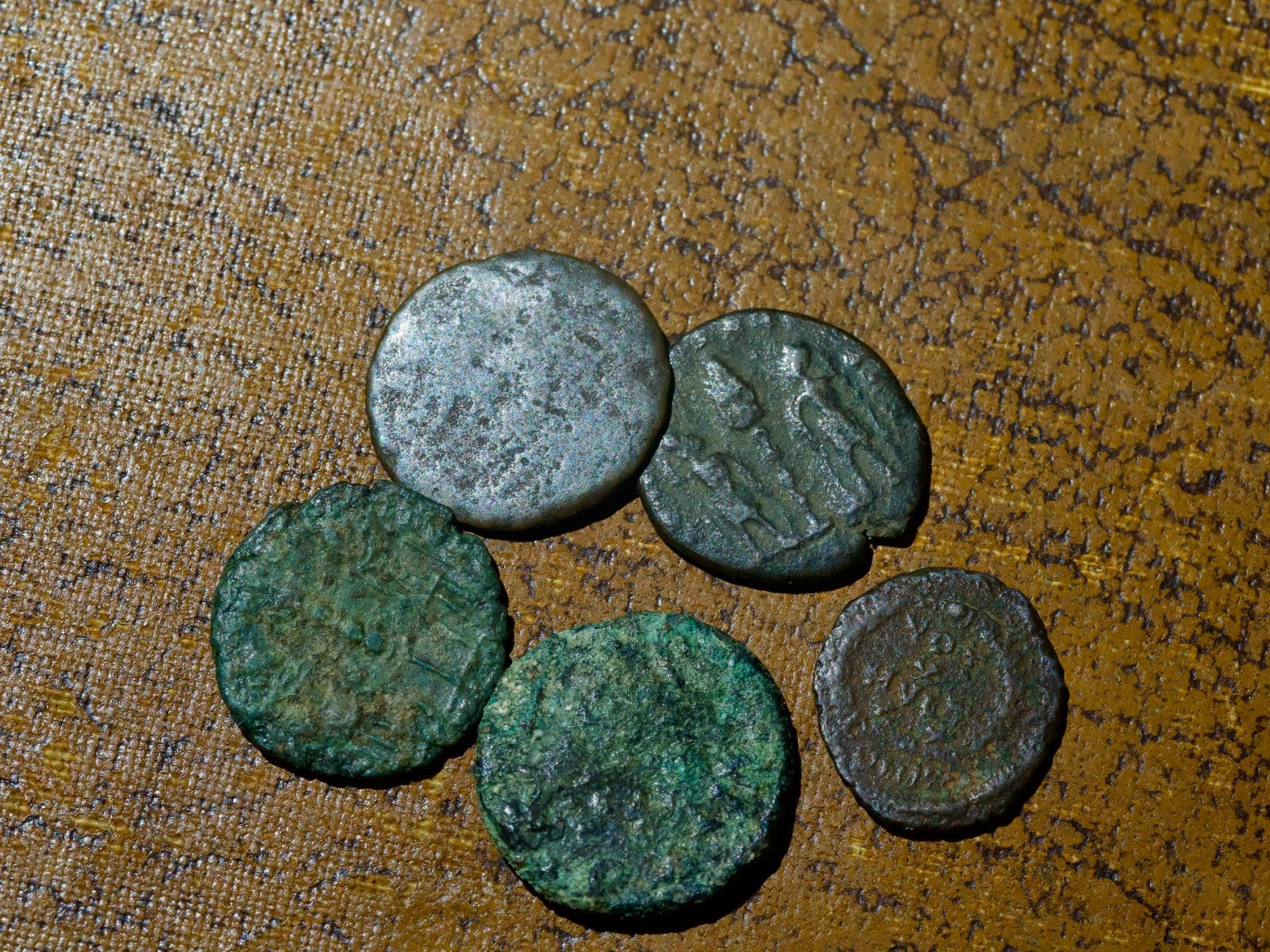 5 low grade Roman coins-5 ae30