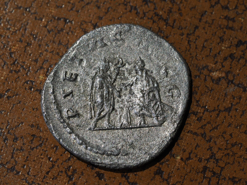 ROMAN. VALERIAN I (253-260 A.D). BILLON  ANTONINIANUS. Pietas1