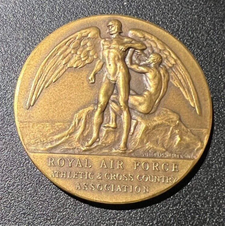 UNITED KINGDOM - R.A.F. ATHLETIC & CROSS COUNTRY association 1947 discus0