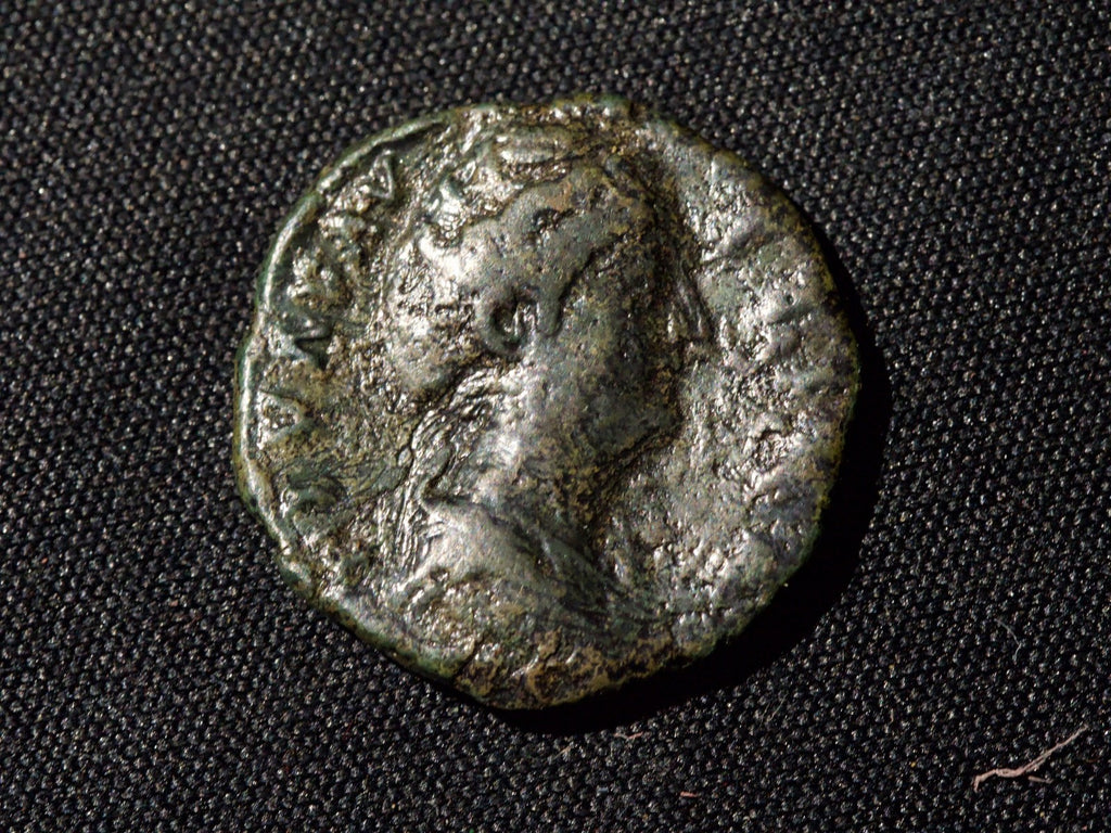 Diva Faustina  ae as AVGVSTA Vesta Palladium0