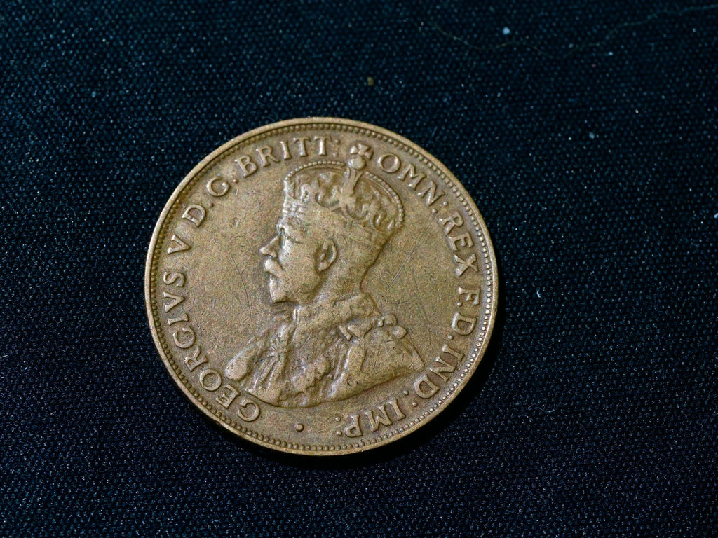 Australia 1920 penny dot above top and under bottom  scroll1