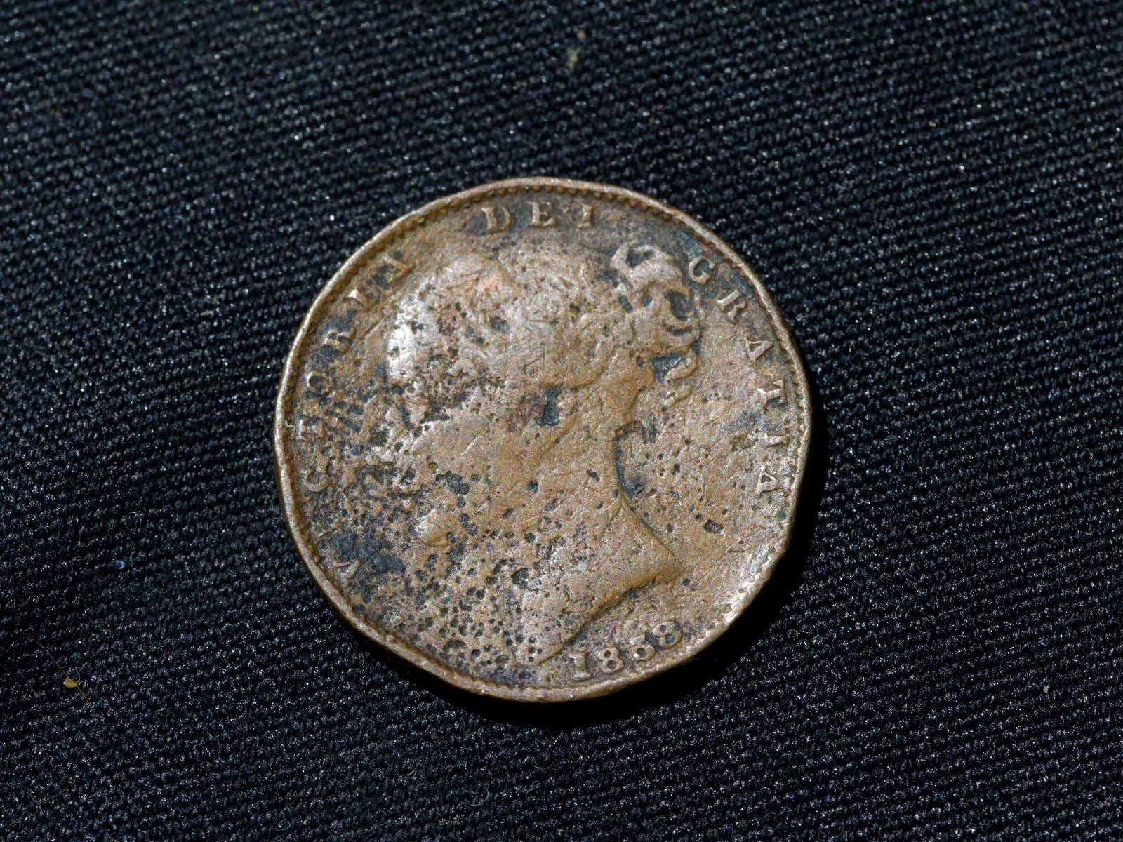 1858 small date Victoria farthing1
