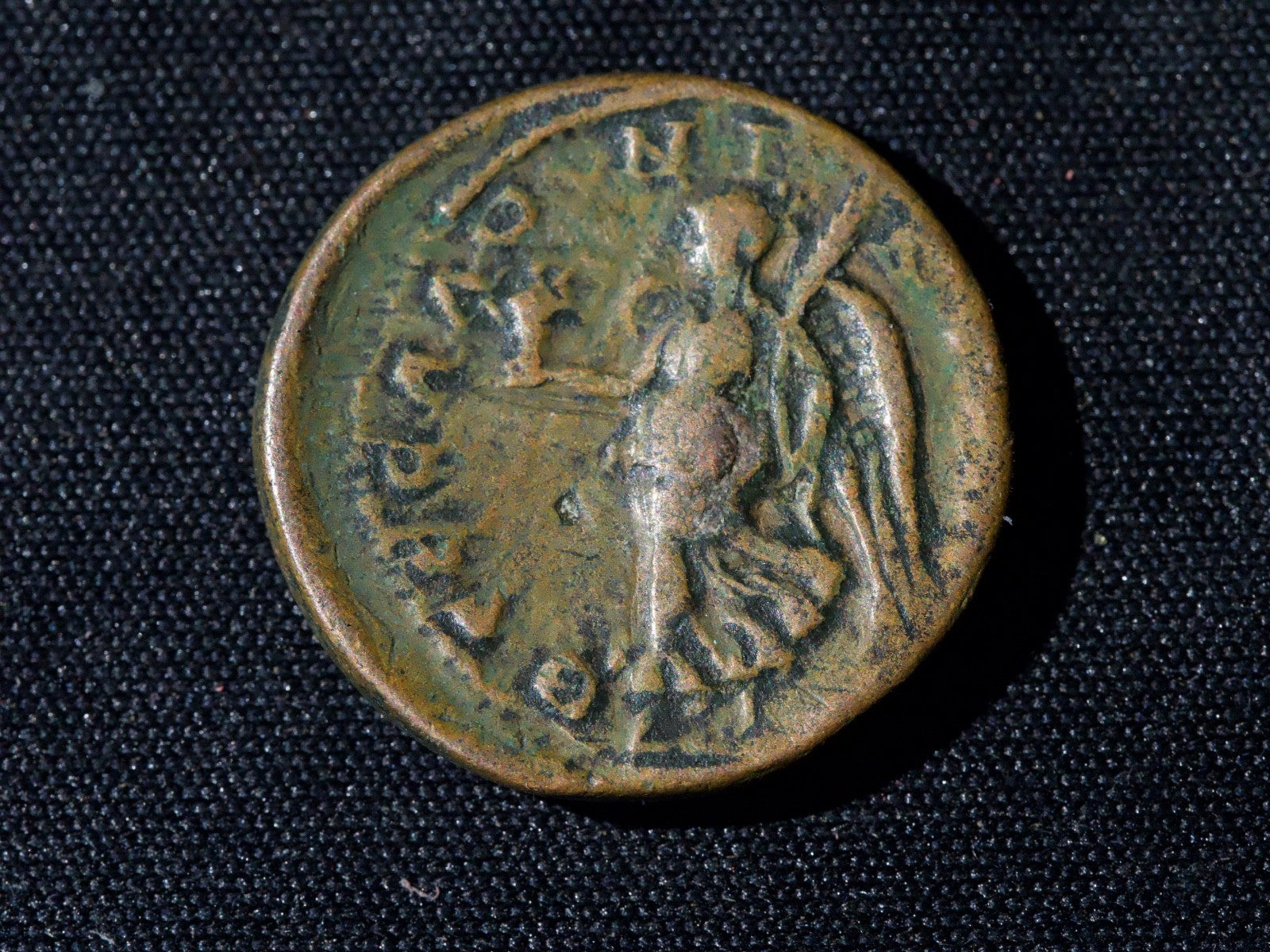 Caracalla, AE26 of Thessalonica, Macedonia-Nike1