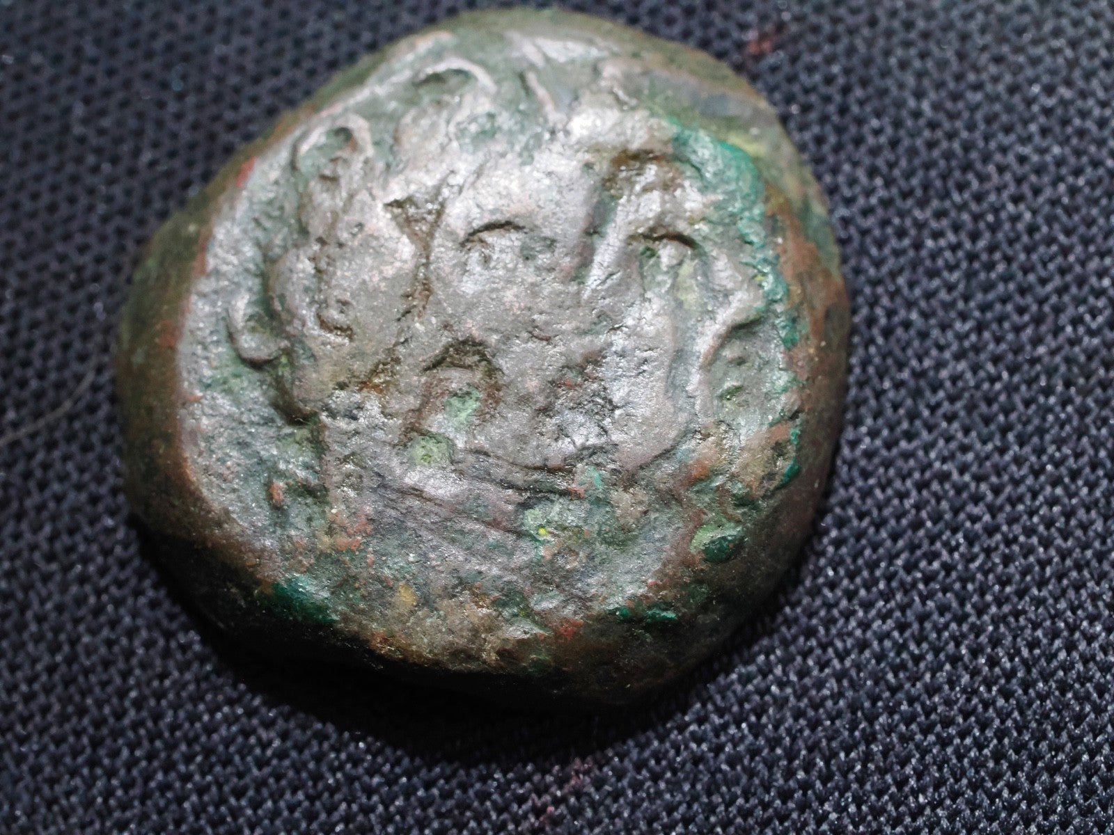 Ptolemaic Kingdom, Ptolemy IV Philopator AE drachm, two eagles0