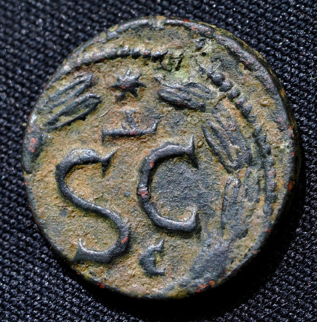 ELAGABALUS ae18 , 218-222 AD. SC in wreath. Syria1