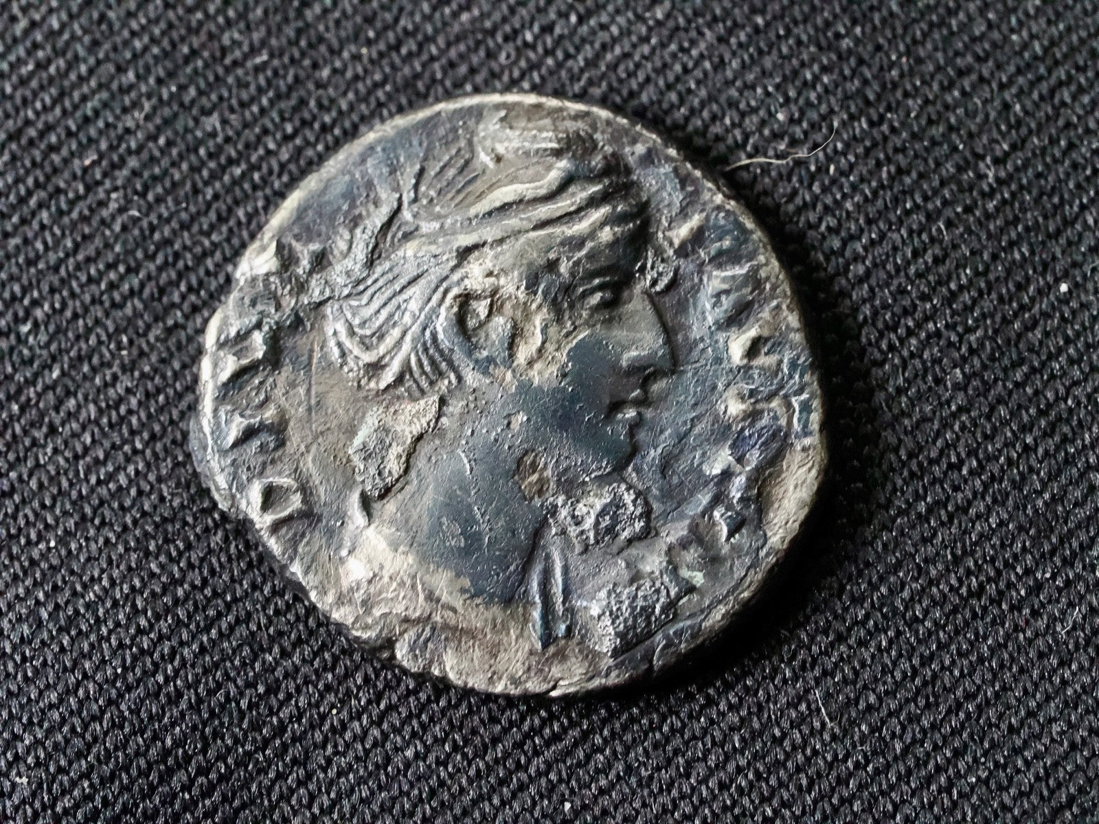 Faustina I denarius, Juno0
