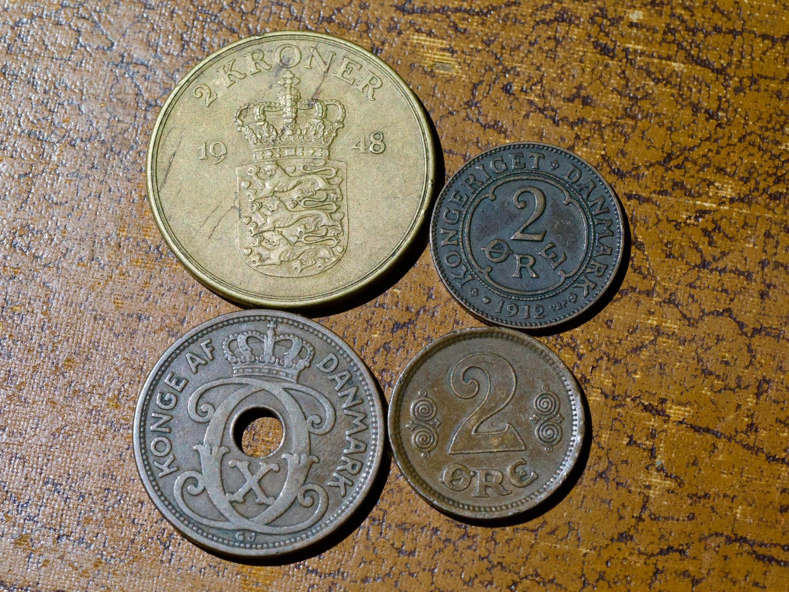 4 coins of Denmark 2 Ore 1912, 1916-5 Ore 1928-2 Krone 19480