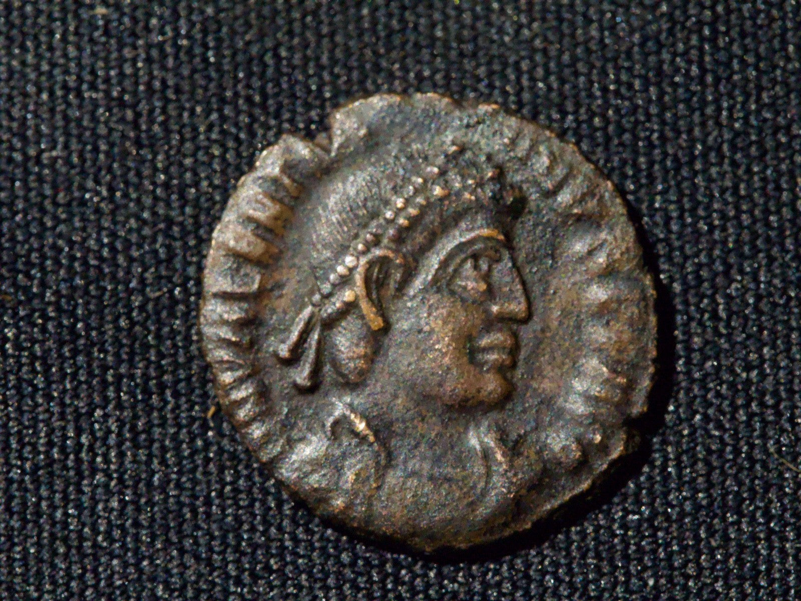 VALENTINIAN I 367AD Siscia Victory0