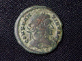 Constantine I Samatia Devicta, nummus 19 mm Victory advancing0