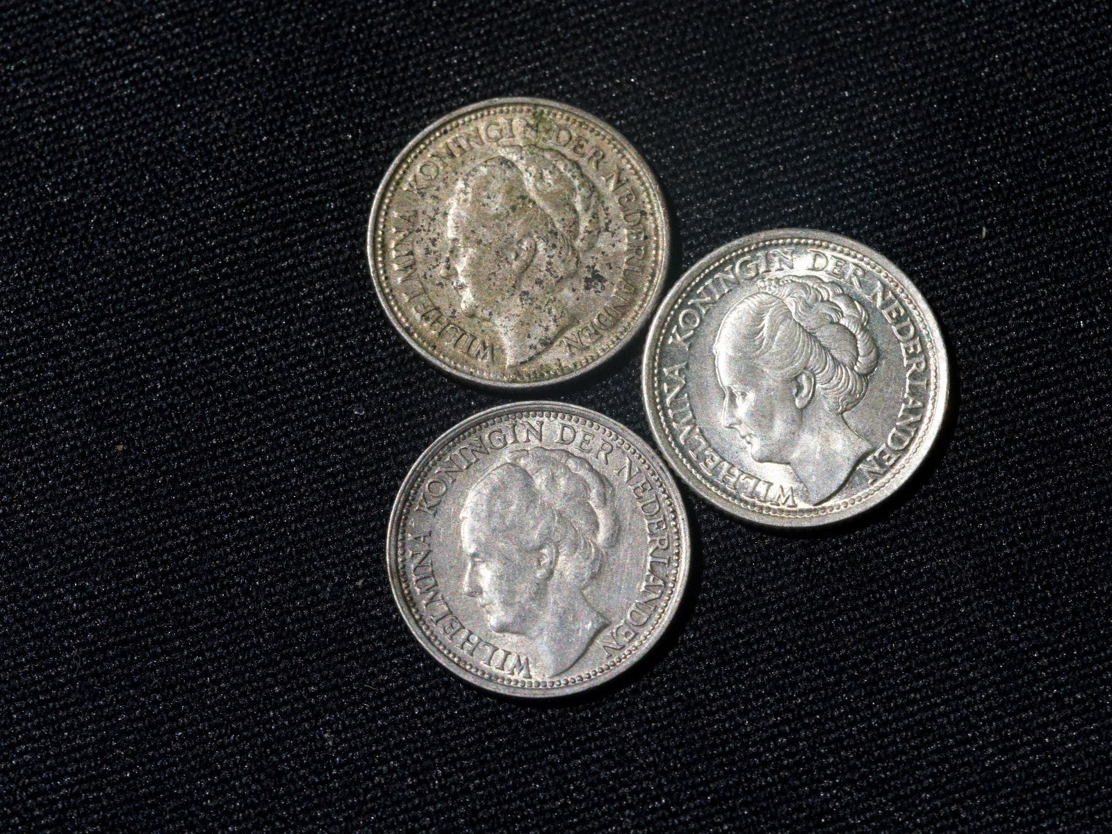 Three Netherlands 10 Cents-silver0
