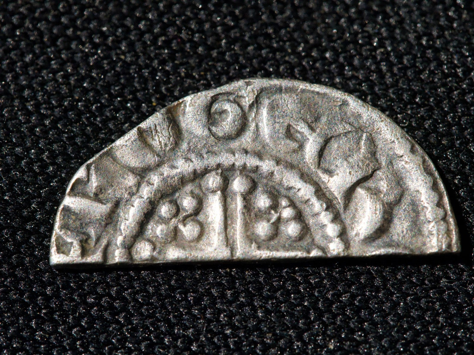 Henry III Hammered Short Cross cut Half Penny  Class 7b1- Roger of R Cant1