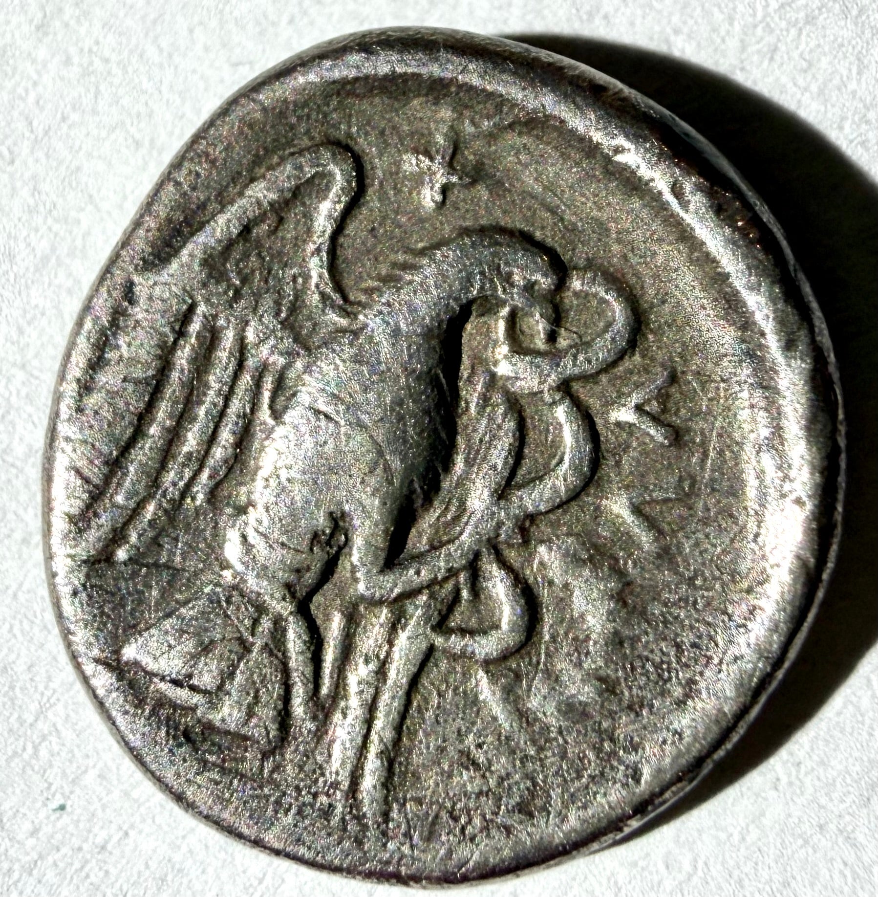 EUBOEA -Chalkis (338 - 273 B.C.)  AR Drachm Eagle carrying serpent-High grade