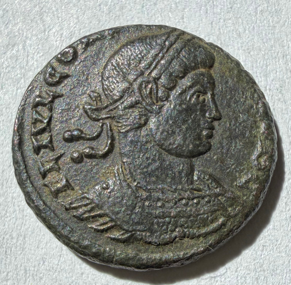 CONSTANTIUS II - ae3 Two soldiers and two standards-no mint in exurgue