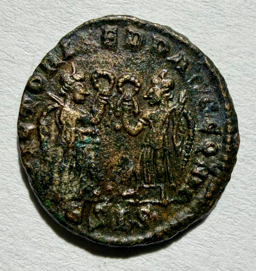 Constantius II 347-348AD 2 Victories facing-Siscia