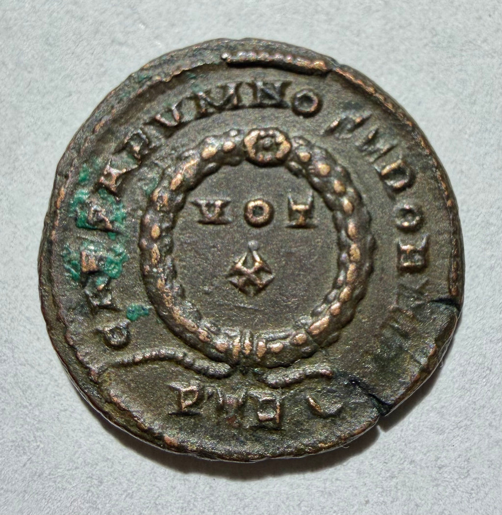 Crispus ae3 Altar Vot X