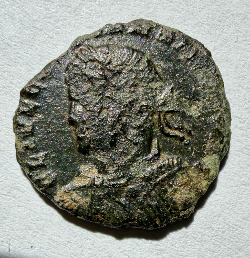 Constantius II AE3 Camp gate-PLON