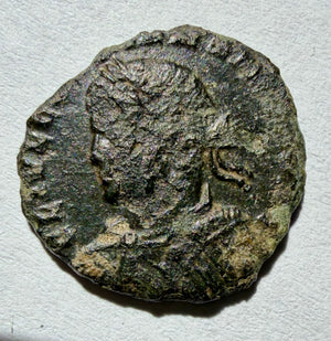 Constantius II AE3 Camp gate-PLON