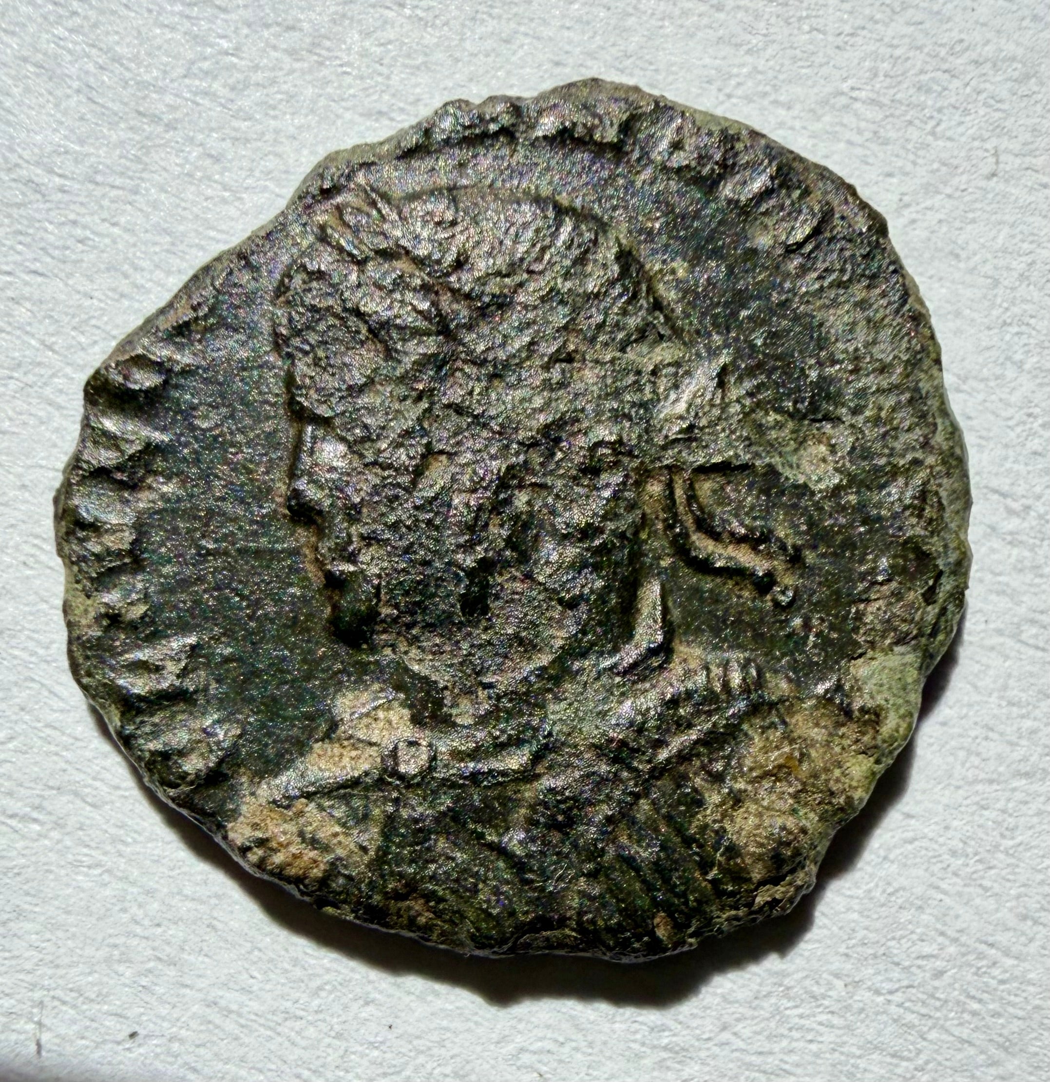 Constantius II AE3 Camp gate-PLON