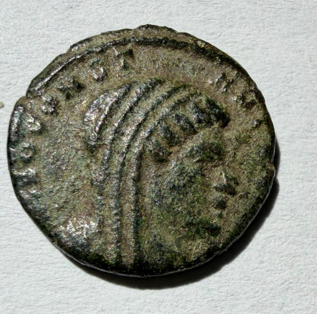 Constantine I commemorative-quadriga above hand of God