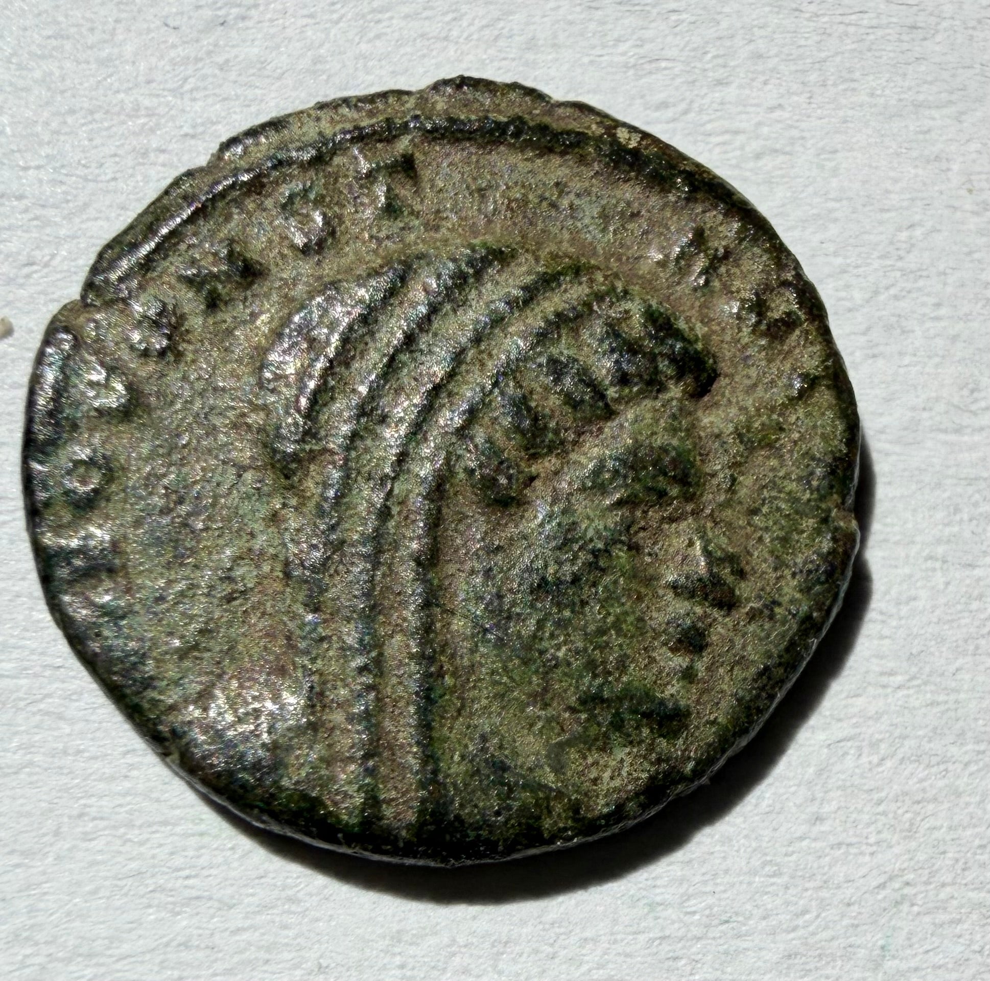 Constantine I commemorative-quadriga above hand of God