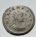 Gallienus antoninianus Virtus holding globe and spear-excellent