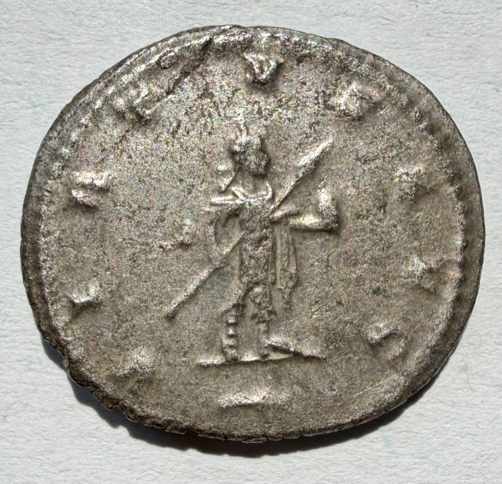 Gallienus antoninianus Virtus holding globe and spear-excellent