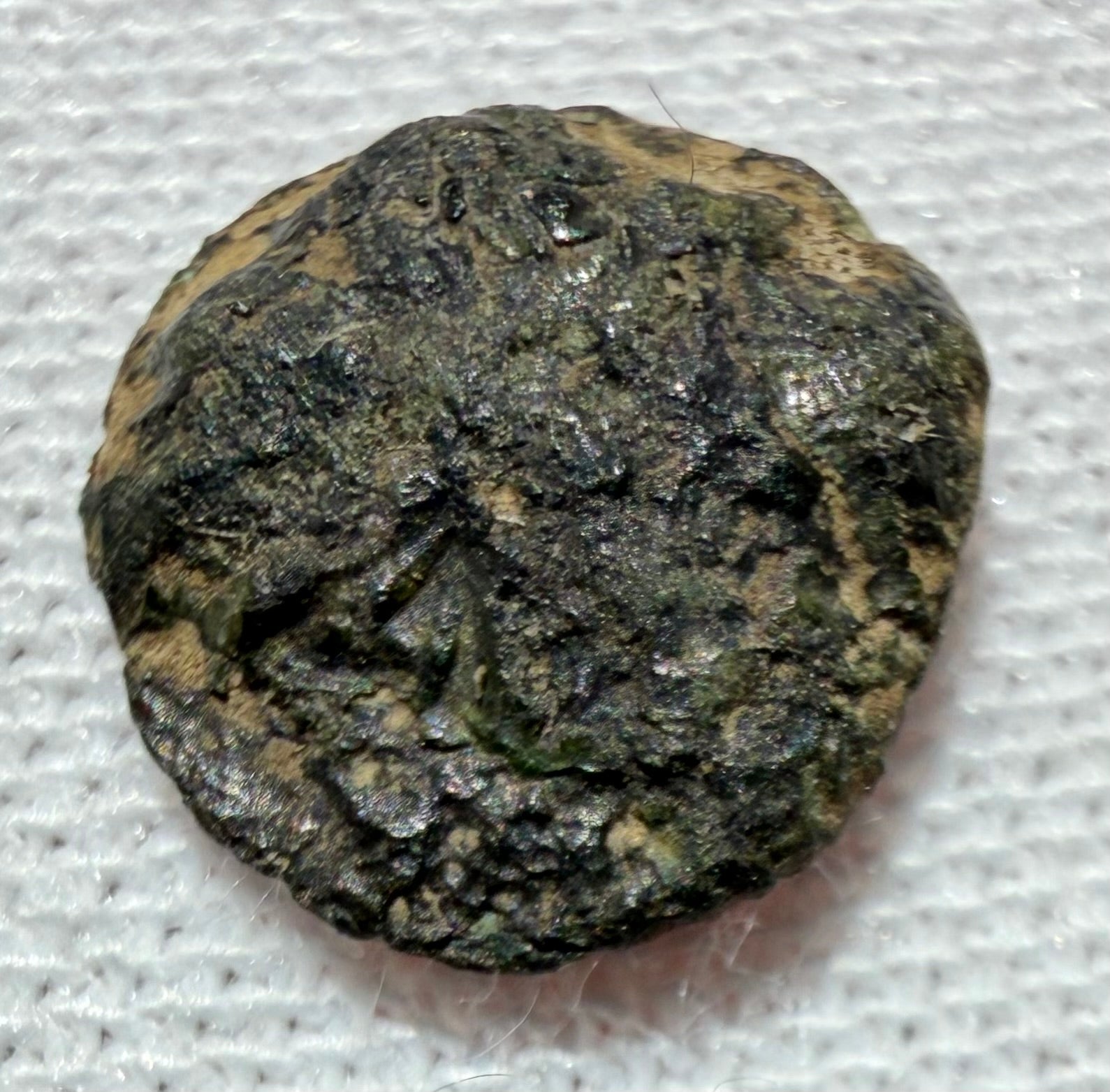 Temnos-Aiolis. Dionysus/Grapes Sears 4228 AE8 0.53 grams